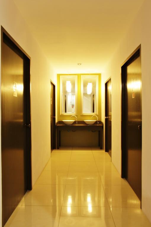 Link Corner Hostel Bangkok Exterior photo